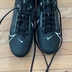 Nike Black Athletic Shoes with Streamlined Design